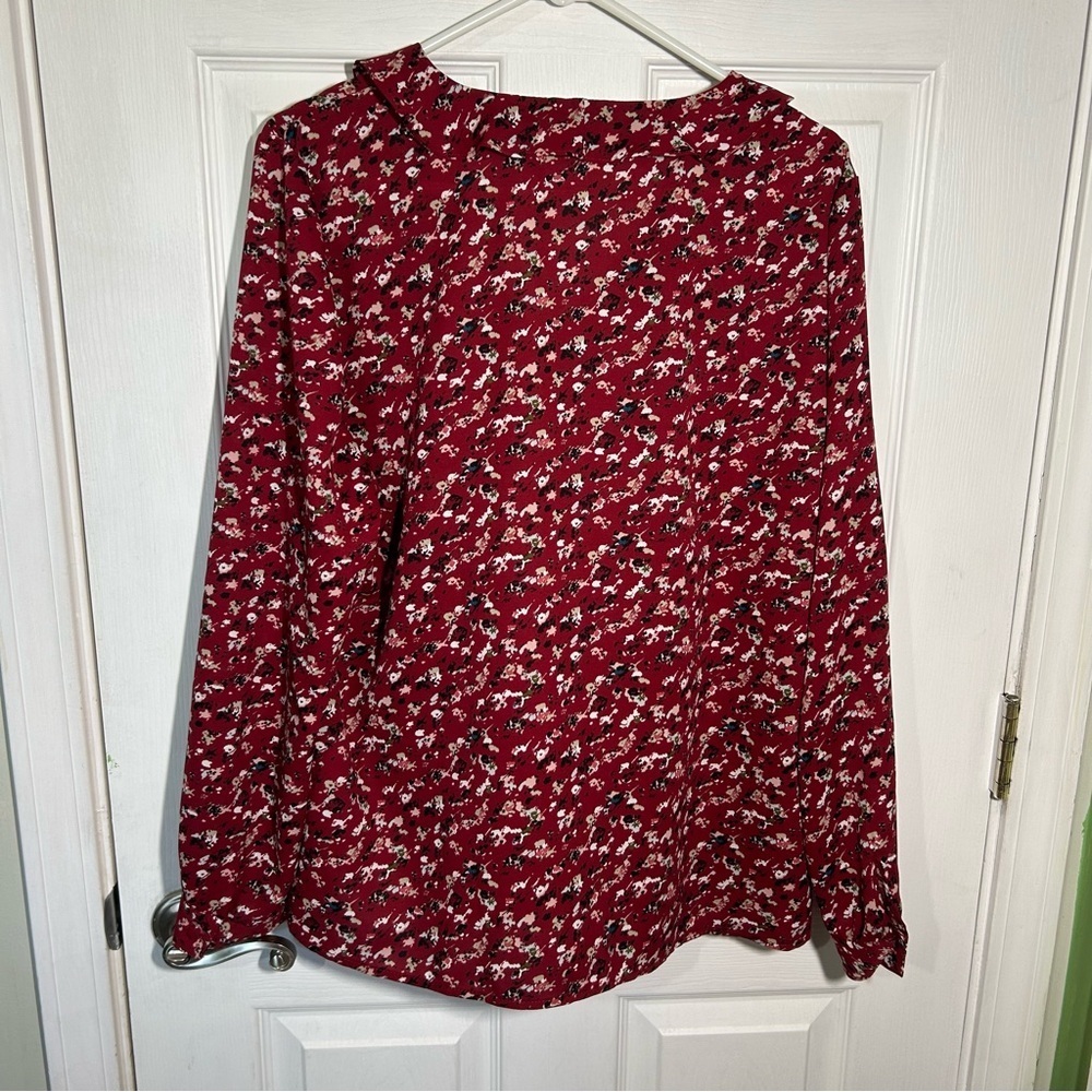 Vince Camuto Dark Red Floral Long Sleeve Blouse Size XL Ruffle V-Neck Collar - Picture 8 of 13